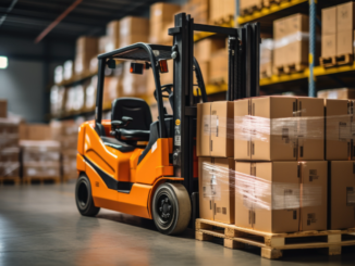Photo shows a forklift in a distribution center (stock photo).