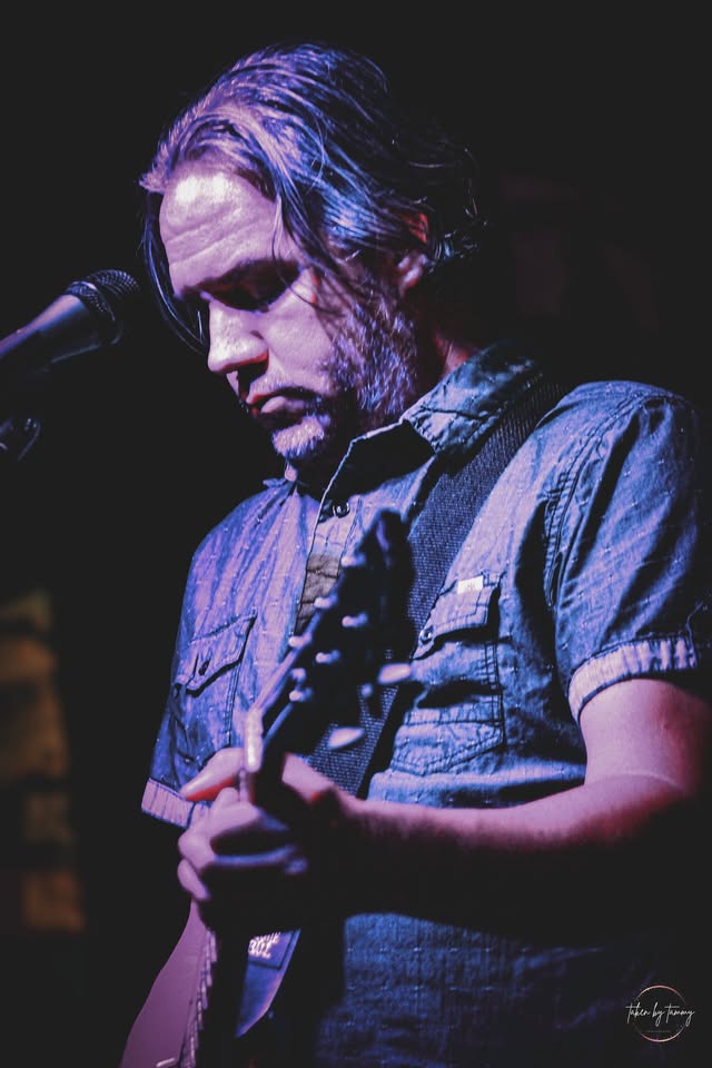 Shane Bell – Solo Acoustic